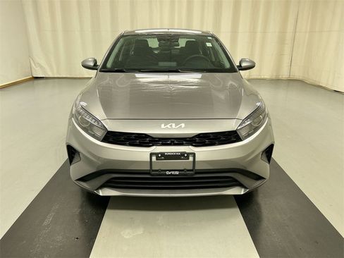 Certified 2023 Kia Forte LXS image 3