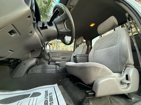 Used 2002 Toyota Tacoma PreRunner image 24