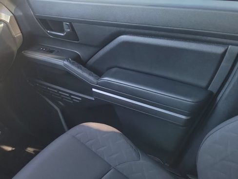 Certified 2025 Toyota Tacoma SR5 AWD/4WD image 13
