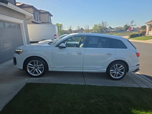 Used 2025 Audi Q7 Premium Plus w/ Premium Plus Package image 4