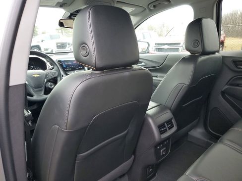 Used 2023 Chevrolet Equinox LT image 28