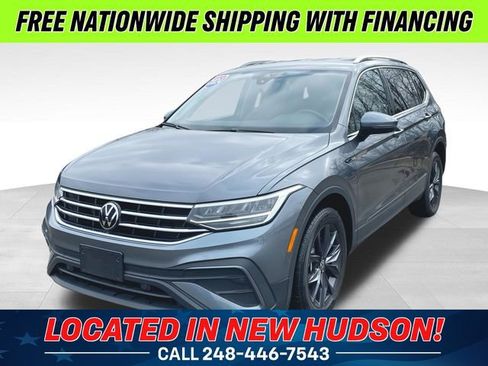 Used 2024 Volkswagen Tiguan SE image 1