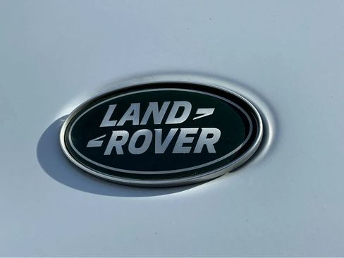 Used 2023 Land Rover Discovery S R-Dynamic image 18