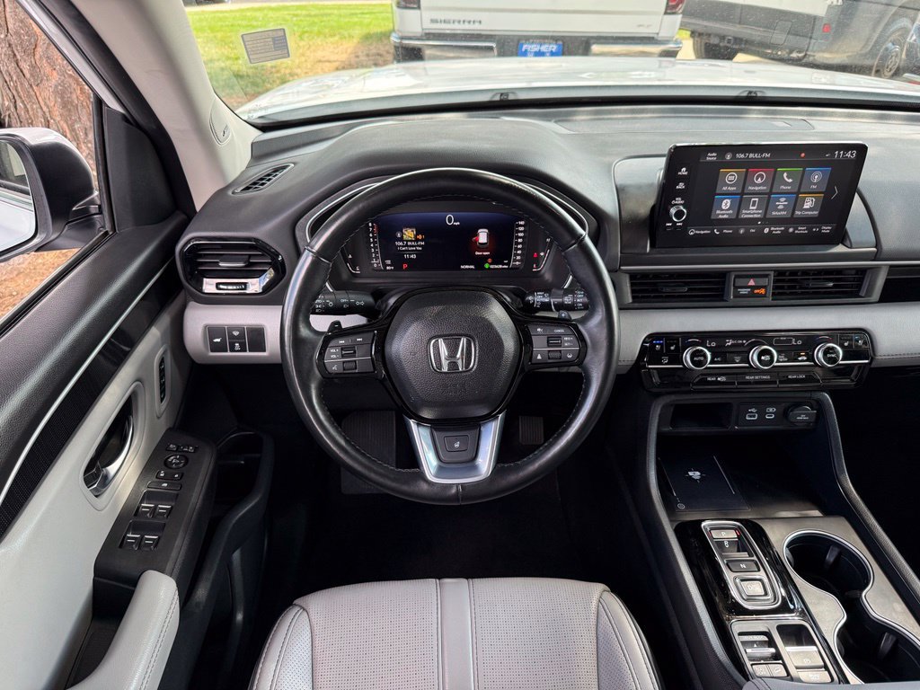 Used 2023 Honda Pilot Elite image 2