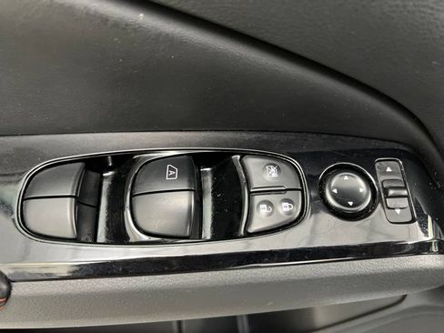 Used 2025 Nissan Altima 2.5 SR FWD image 15