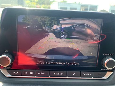 Used 2025 Nissan Rogue SV FWD image 15