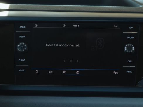 Used 2022 Volkswagen Taos SE image 25