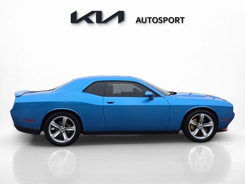 Used 2018 Dodge Challenger R/T image 7