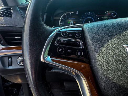 Used 2020 Cadillac Escalade Luxury w/ Escalade Sport Edition image 17