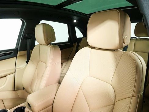 New 2026 Porsche Macan image 5