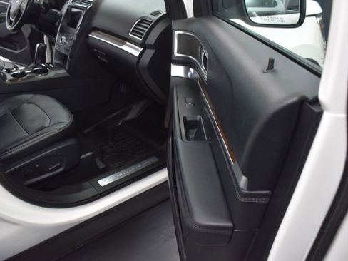 Used 2019 Ford Explorer Limited w/ Class III Trailer Tow Package AWD/4WD image 22