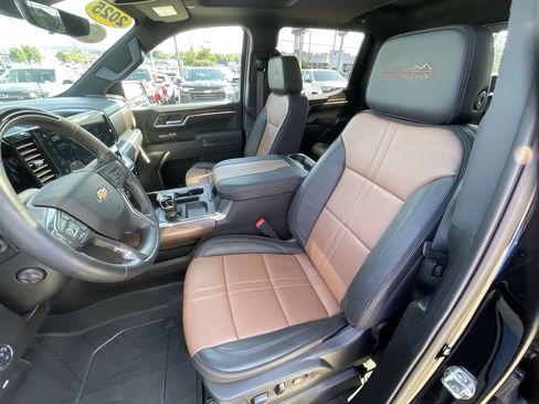 Certified 2025 Chevrolet Silverado 1500 High Country AWD/4WD image 20