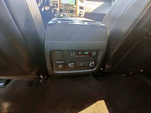 Used 2017 Ford Expedition Platinum RWD image 17