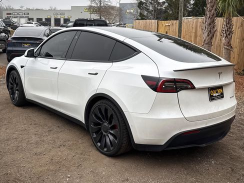Used 2022 Tesla Model Y Performance image 9