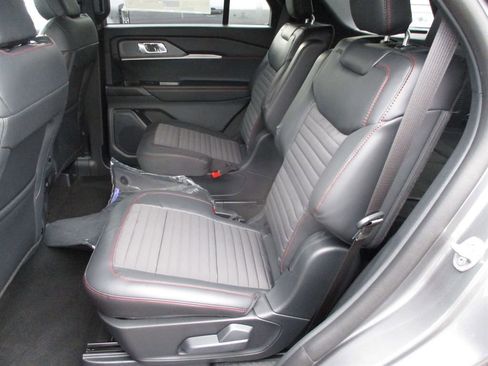 New 2026 Ford Explorer ST-Line w/ ST-Line Street Pack image 7