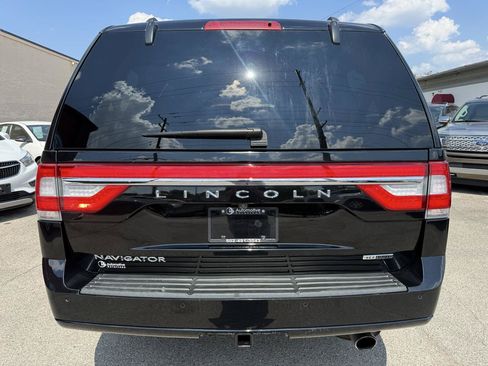 Used 2016 Lincoln Navigator Reserve AWD/4WD image 10