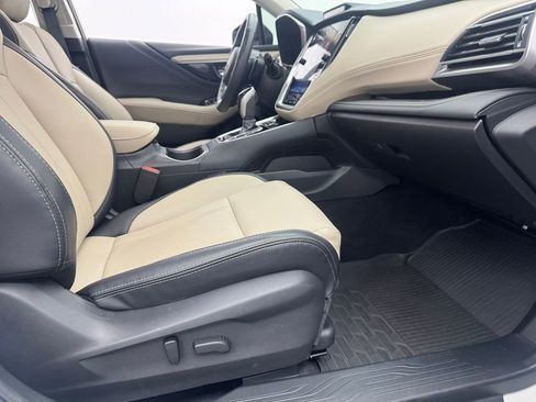 Used 2025 Subaru Outback Limited AWD/4WD image 32