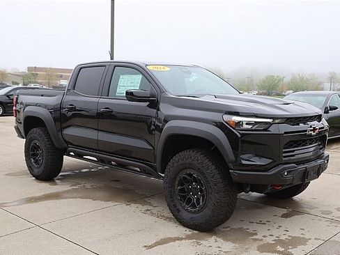New 2024 Chevrolet Colorado ZR2 w/ ZR2 Bison Edition image 8
