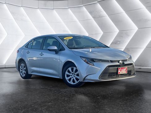Used 2023 Toyota Corolla LE image 1