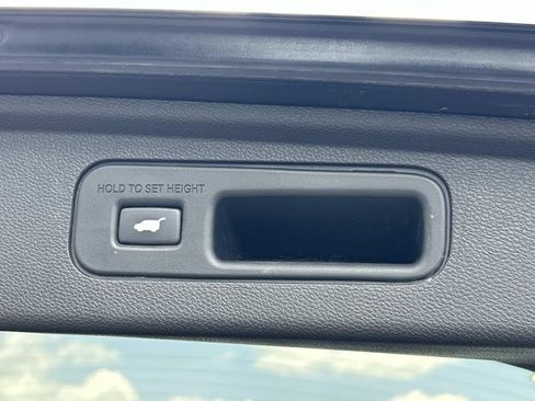 Used 2025 Honda Odyssey EX-L image 17