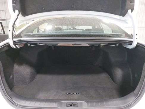 Used 2024 Nissan Altima 2.5 SV AWD/4WD image 12