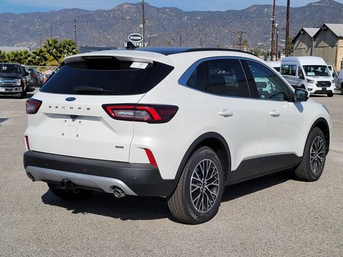 New 2024 Ford Escape SE w/ PHEV Premium Package FWD image 4