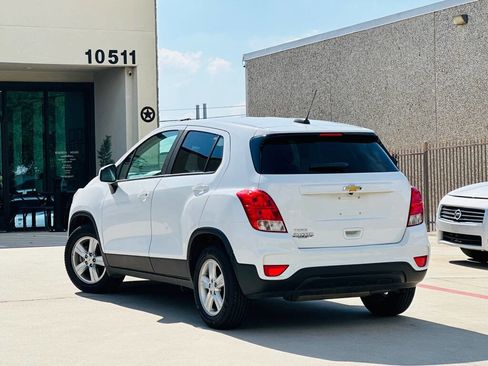 Used 2020 Chevrolet Trax LS w/ Tint and Cruise Package FWD image 7