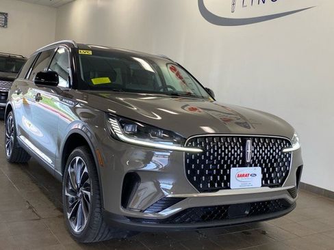 New 2025 Lincoln Aviator Reserve w/ Equipment Group 201A image 2