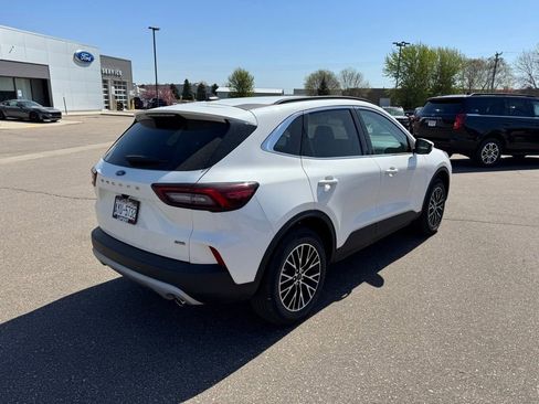 New 2025 Ford Escape SE w/ PHEV Premium Package FWD image 3