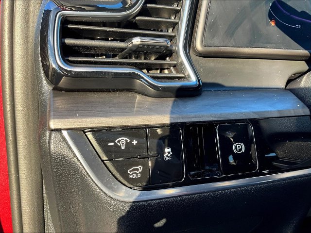 Certified 2025 Kia Sportage X-Line w/ Premium Package AWD/4WD image 19
