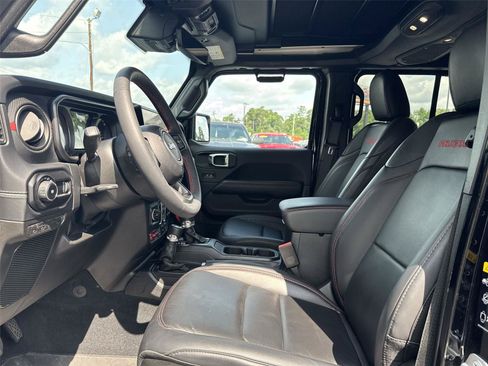 Used 2024 Jeep Wrangler Unlimited Rubicon AWD/4WD image 11