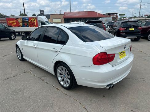Used 2011 BMW 328i xDrive Sedan AWD/4WD image 5
