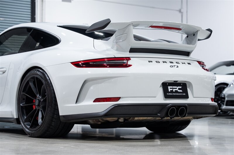 Used 2018 Porsche 911 GT3 RWD image 14