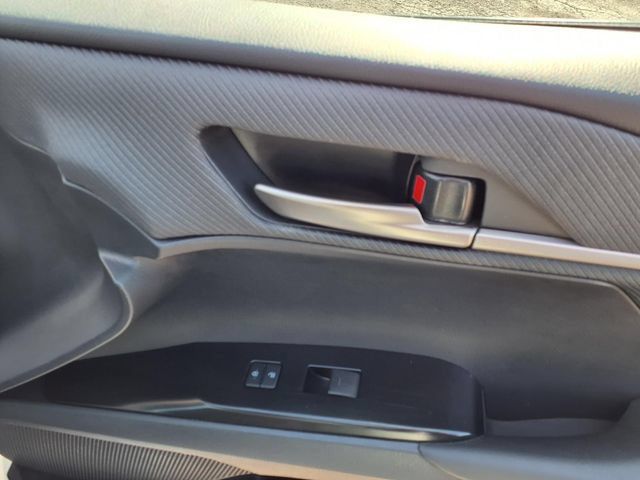 Used 2025 Toyota Camry SE FWD image 49