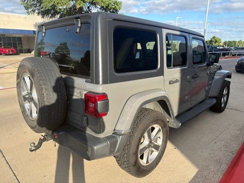 Used 2020 Jeep Wrangler Unlimited Sahara w/ Dual Top Group AWD/4WD image 5