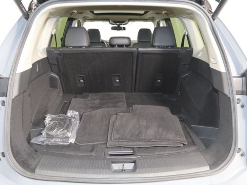 Used 2025 Nissan Rogue SL w/ Tech Package FWD image 53
