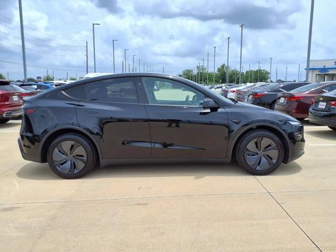 Used 2026 Tesla Model Y 2WD image 8