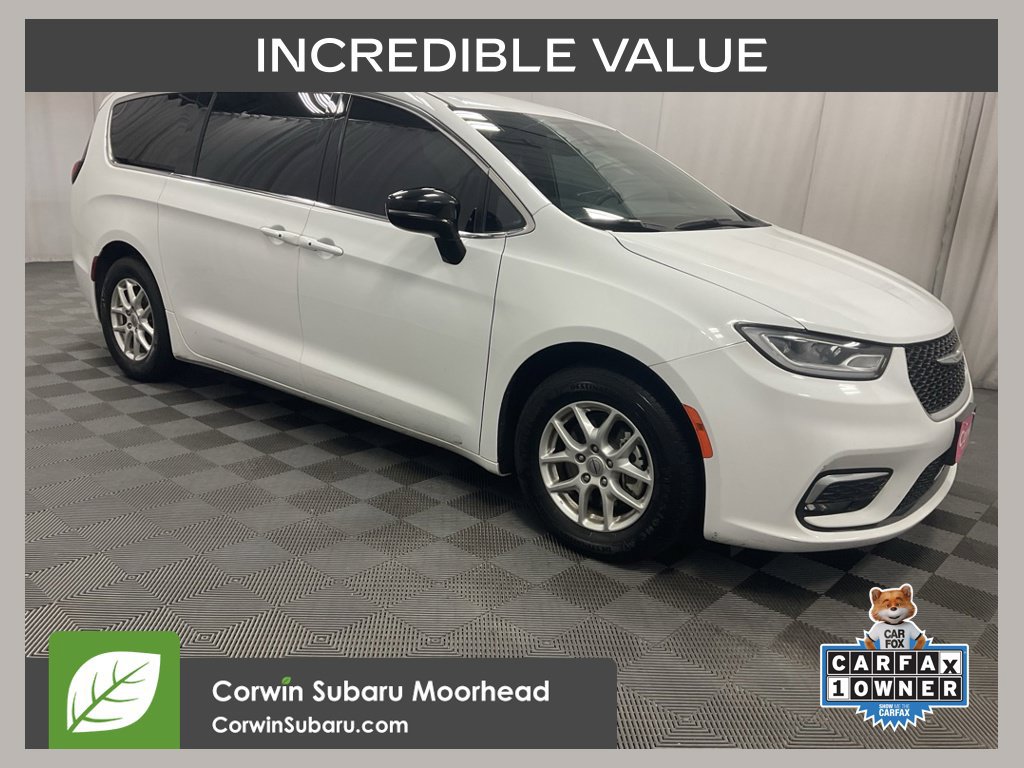 Used 2025 Chrysler Pacifica Select FWD 360° Tour