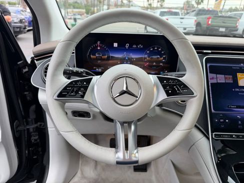 Used 2023 Mercedes-Benz EQE 500 4MATIC SUV image 11