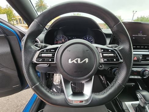 Used 2023 Kia Forte GT-Line w/ GT-Line Premium Package FWD image 11
