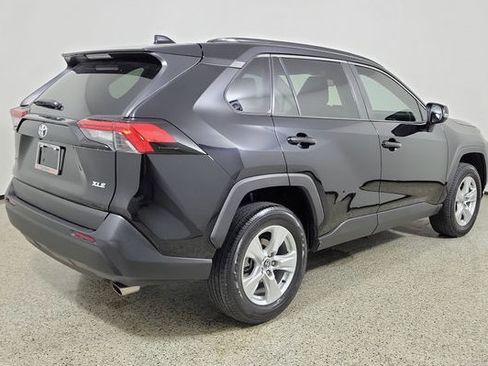 Used 2021 Toyota RAV4 XLE FWD image 5