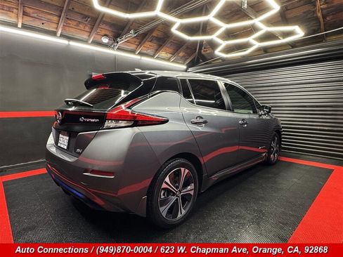 Used 2018 Nissan Leaf SV w/ SV Technology Package image 3