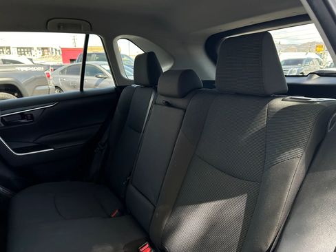 Used 2022 Toyota RAV4 LE image 9