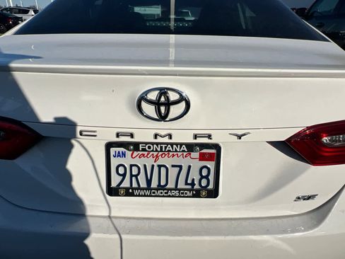 Used 2019 Toyota Camry SE w/ Carpet Mat Package image 16