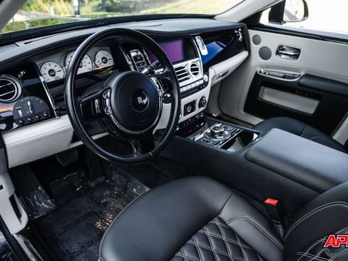 Used 2014 Rolls-Royce Ghost RWD image 2