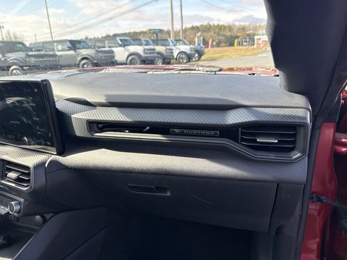 Used 2024 Ford Mustang EcoBoost image 32