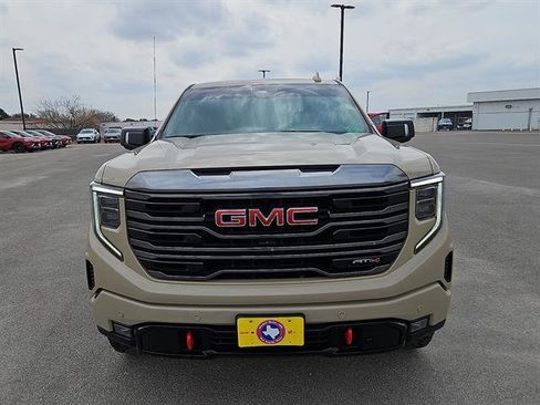 Used 2023 GMC Sierra 1500 AT4 w/ AT4 Premium Package image 8