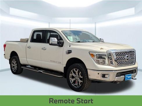 Used 2017 Nissan Titan SL w/ Chrome Package AWD/4WD image 9