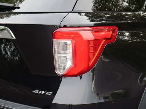 Used 2023 Ford Explorer XLT w/ Equipment Group 202A AWD/4WD image 8