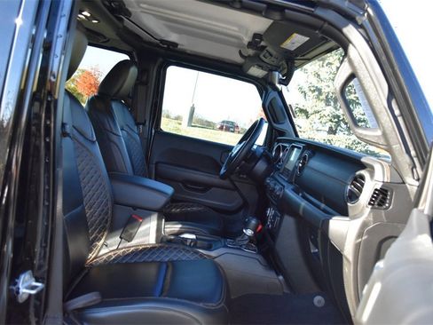 Used 2022 Jeep Wrangler Unlimited Sahara image 31